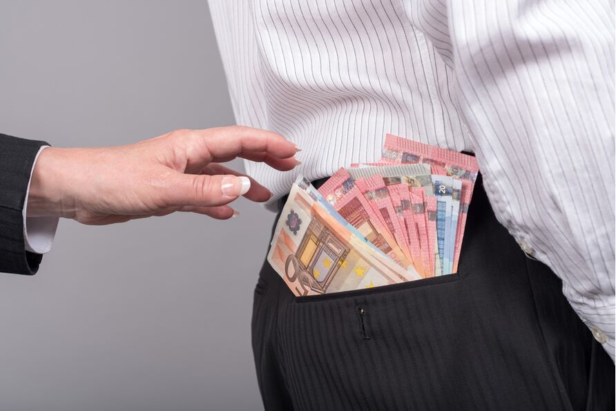 Vols au travail  comment réagir ? – Licenciement immédiat